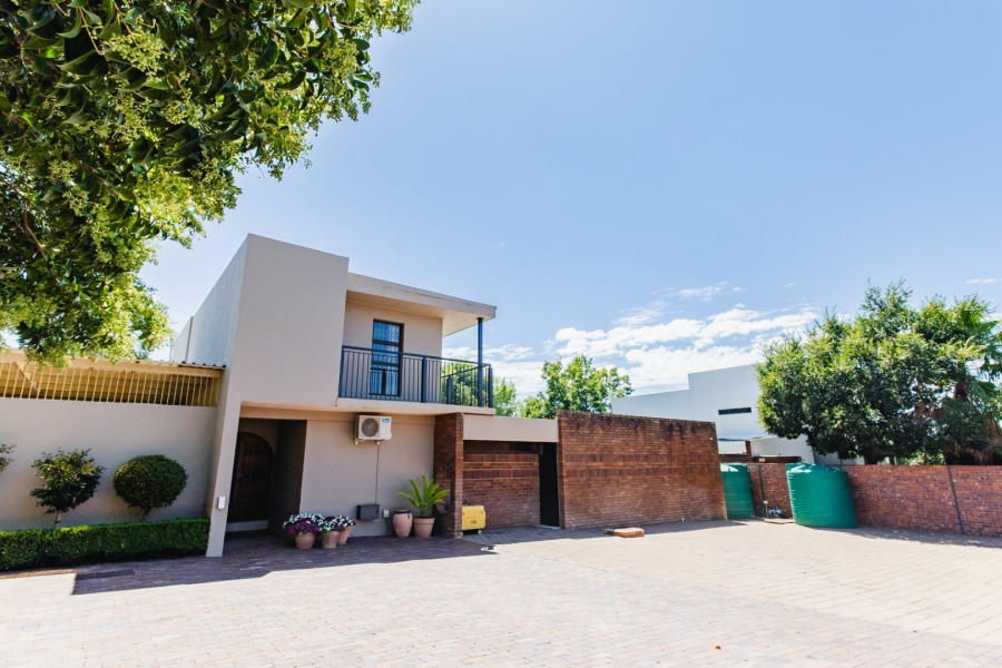 5 Bedroom Property for Sale in Heuwelsig Free State